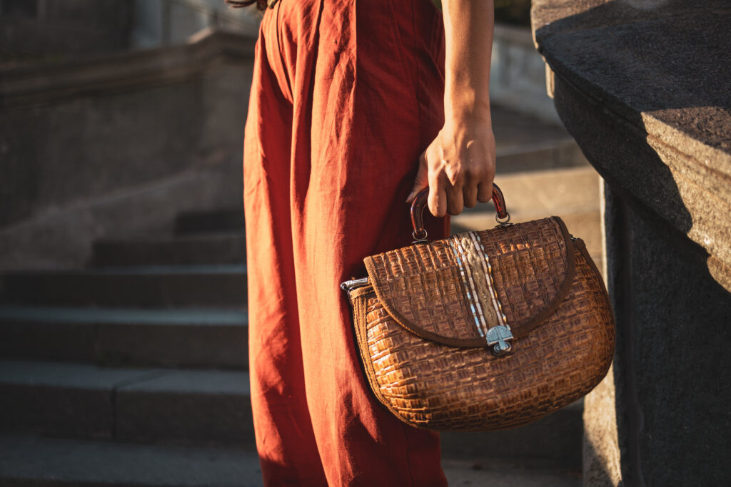 How to Look Polished in Hot Weather